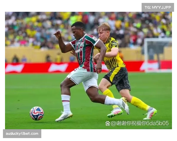 多特蒙德下半场阵型前压 成功扭转比赛局势